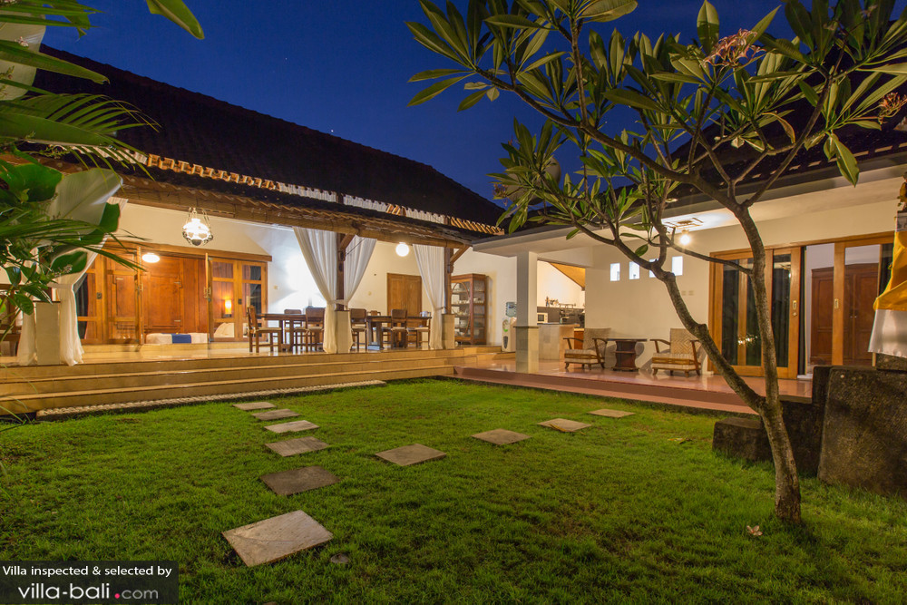 Villa Joglo Rossi In Kerobokan, Bali - 4 Bedrooms