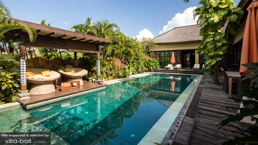 Villa Lautan Kupu Kupu in Canggu Bali 7 bedrooms