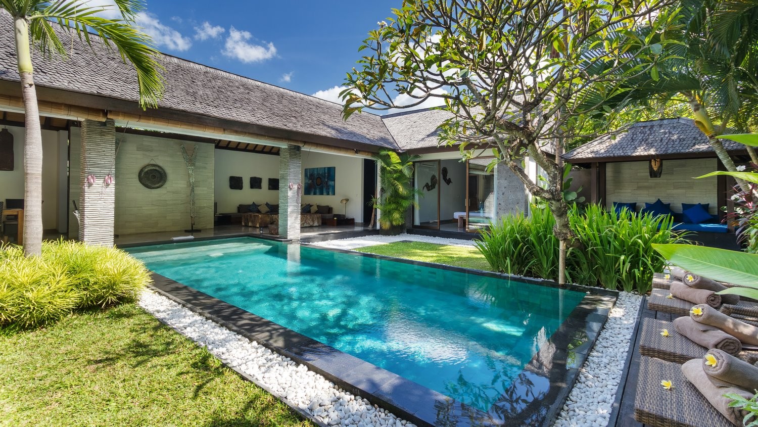 Villa Anjali Blue - 4-bedroom villa in Seminyak - Book Direct