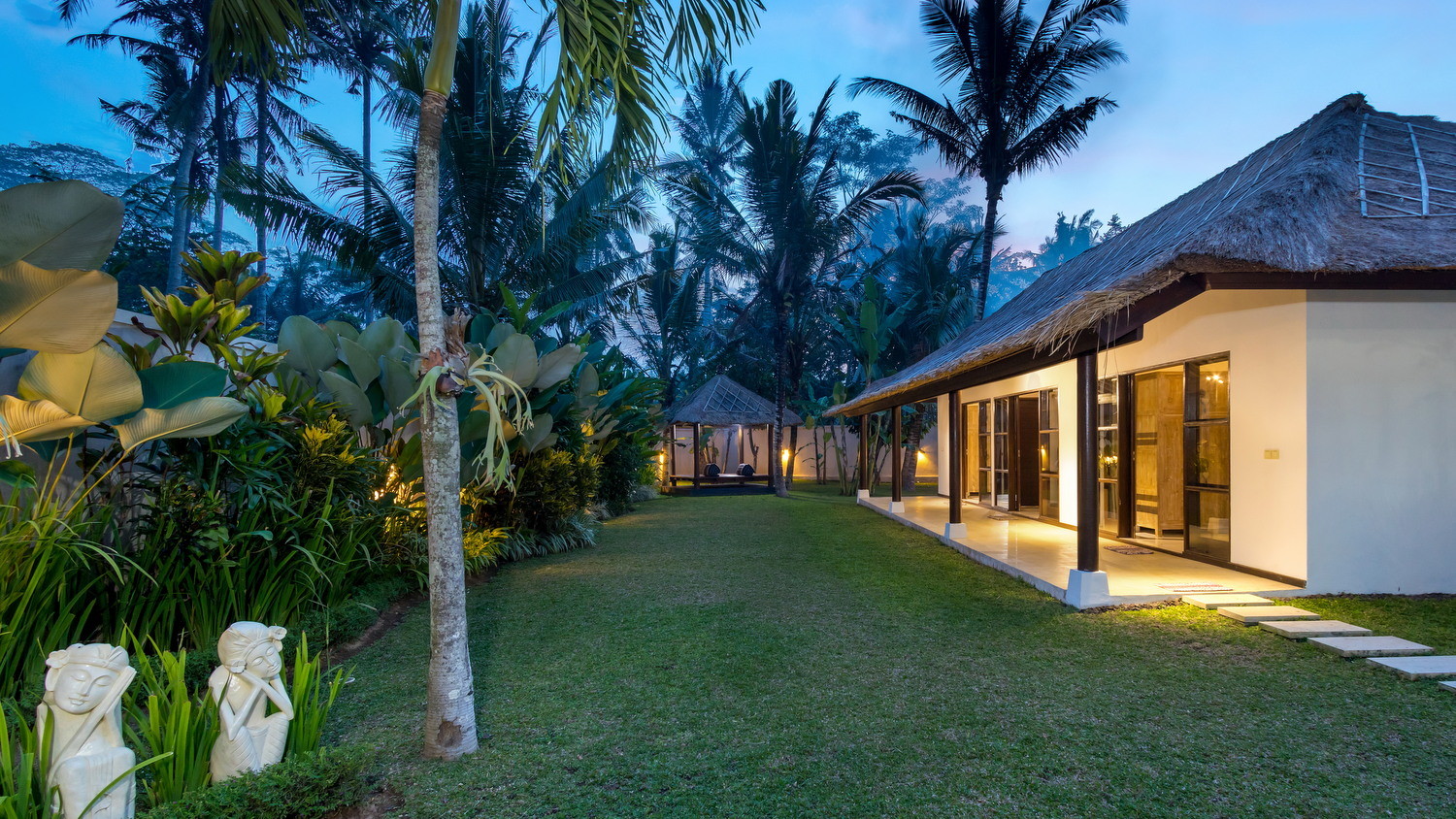 Villa Candi Kecil Empat - 4-bedroom villa in Ubud - Book Direct